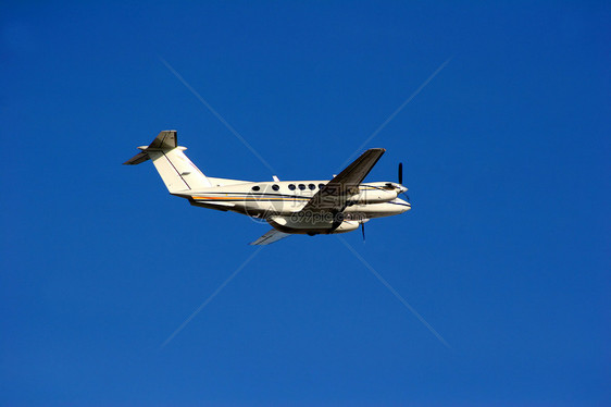 飞行中日程飞机航空运输飞机场齿轮晴天技术力量假期图片