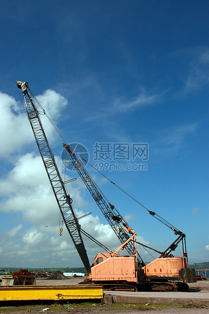 码头起重机职场石头后勤太阳血管船厂货物天空船运贸易图片