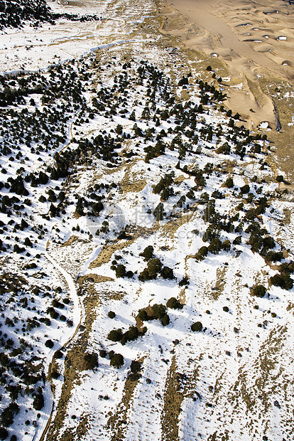 科罗拉多州的沙平原被雪覆盖图片