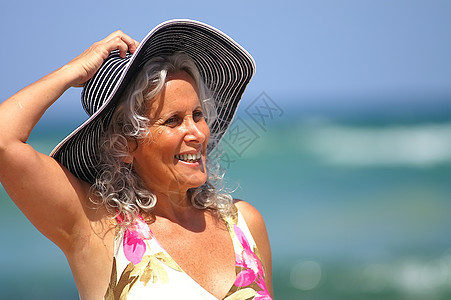 幸福退休情绪乐趣假期海洋自由海滩黄金祖父母父母医疗图片