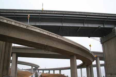 高速公路Ramps蓝色汽车树木农村街道交通沥青旅行一日游线条图片