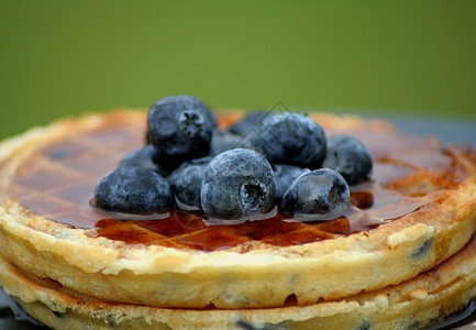 蓝莓松饼早餐营养盘子厨房糖浆浆果美味国际活力煎饼图片