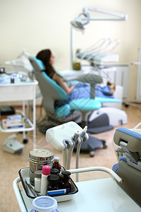 牙科外科办公室疼痛帮助医疗手术疾病治疗玻璃病人女孩口腔科图片