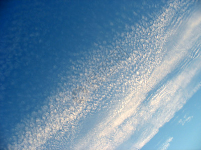 Whispy 蓝云图片