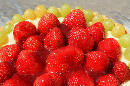 水果蛋糕盘子绿色甜点果汁食物浆果纹理红色面团白色图片