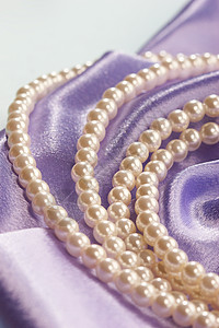 珍珠淡紫色海浪母亲女士妈妈们细绳花冠牡蛎紫丁香奢华图片