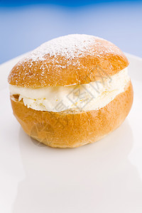 奶油甜甜点诱惑糖霜桌子小吃面包蛋糕餐厅糕点面团早餐图片