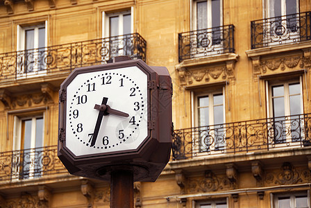 巴黎时钟建筑物石头游客植物民众房子金属建筑学时间窗户图片