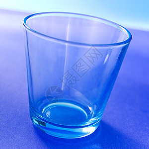 空玻璃杯饮料桌子蓝色牛奶午餐静物背景图片
