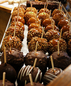 罐头苹果零食甜点巧克力棕色白色糖果食物店铺图片