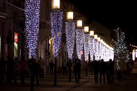 灯光柱一行建筑灯柱城市假期人行道广场背景图片