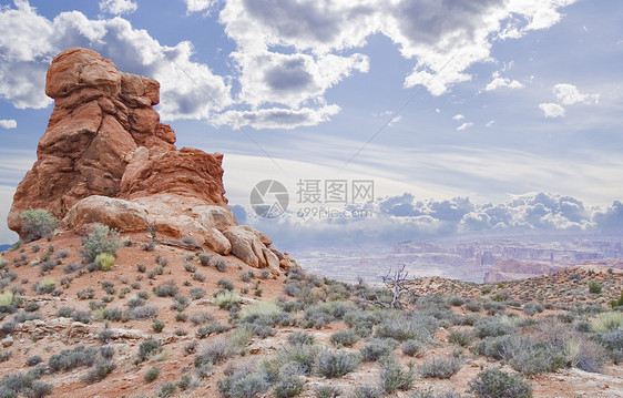 犹他古迹天空纪念碑风景沙漠荒野尖塔国家岩石假期橙子图片