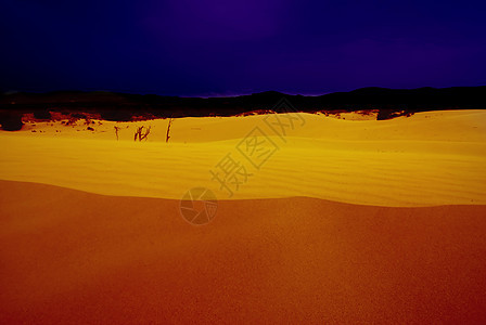 夜间沙漠荒野天空岩石沙丘风景环境干旱山脉橙子风暴图片