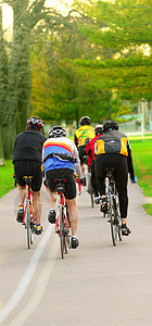 自行车运动员竞赛赛车车手团体公园假期竞争娱乐踪迹男人图片
