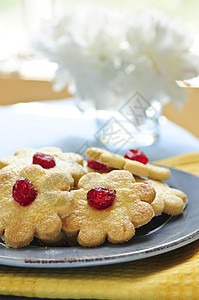 Cookies 饼干款待烘烤小吃面包蓝色服务盘子甜点桌子食物图片