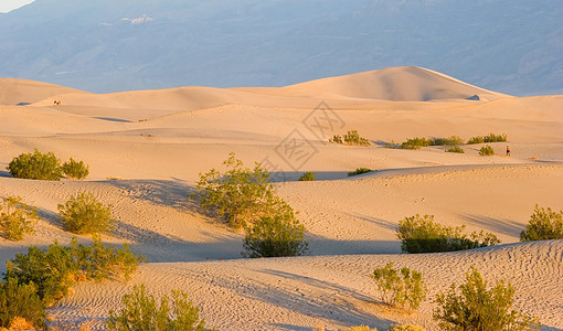 排水管桶气候沙漠旅行障碍沙丘荒野山脉记录温度水井图片