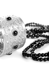 和黑色的项链石头珠子团体宝藏珍珠戒指婚礼礼物金属宝石图片