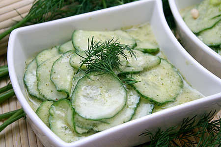 新鲜沙拉食物饮食蔬菜黄瓜维生素图片