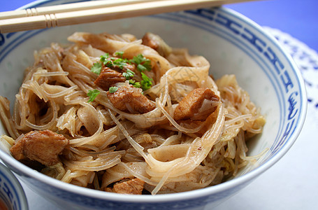 亚洲食物香菜午餐筷子面条图片