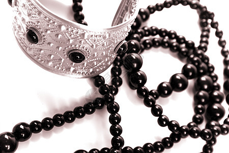 和黑色的项链珠子调子戒指团体石头珠宝金属手镯奢华臂章图片