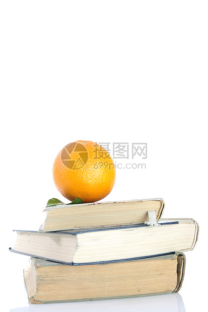 白纸上隔绝的书籍中的橙色教育精装老师图书小吃教科书大学饮食测试科学图片