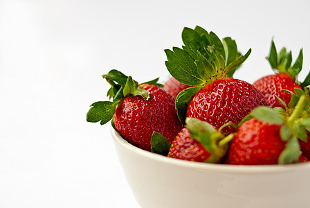 皮亚拉和草莓绿色食物饮食营养红色甜点健康白色图片