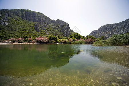 火鸡场地天空石头假期绿色山脉图片