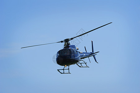 直升机着陆空运天线蓝天天空菜刀土地航空飞行运输飞机图片