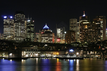 悉尼夜码头景观环形城市天际反射摩天大楼中心黑暗地标图片