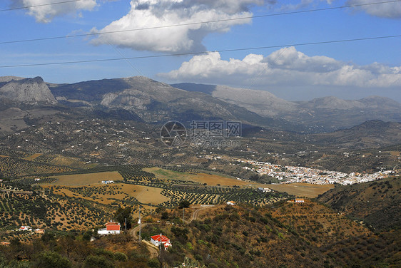 西班牙村居民在西班牙鸟瞰图晴天山腰爬坡道旅行旅游景区山坡农业蓝色图片