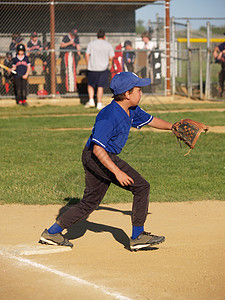 小棒球联盟第一垒打手野手运动员闲暇竞争者竞赛游戏孩子垒手手套蓝色图片