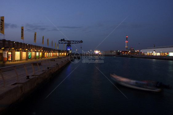 旧特拉维夫港口出口海滩城市起重机构造天空贸易海岸码头商店图片