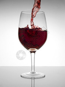 一杯酒庆典菜单饮料红色奢华干杯食物玻璃白色服务图片