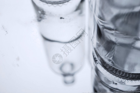 玻璃瓶酒精玻璃图片
