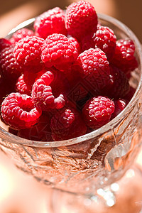 树莓草莓水果宏观玻璃饮食营养种植甜点食物覆盆子图片