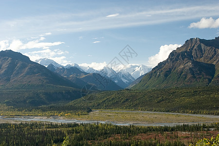 兰戈圣以利亚假期踪迹顶峰公园远景远足场景天空森林国家图片