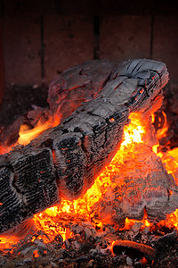 火灾地点     烧柴木和焚化炉图片