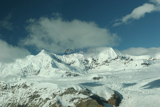 兰戈圣以利亚国家公园富豪场景顶峰人行道远景公园远足假期天空背包图片