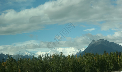 兰戈圣以利亚国家公园背包天空森林国家风景顶峰远景场景踪迹假期图片