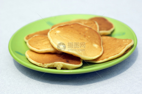 煎饼白盘子午餐烹饪金色绿板食物盘子早餐饥饿图片