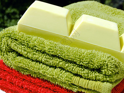 毛巾和肥皂浴室淋浴棉布红色绿色图片