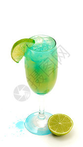 鸡尾酒  蓝马提尼饮料菠萝汁液体蓝色混合烈酒酒精魅力玻璃白色图片
