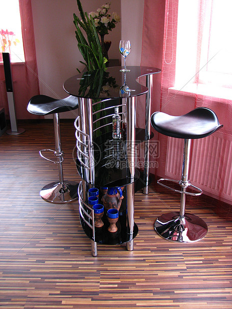 栏巴酒店娱乐玻璃柜台金属派对乐趣椅子橙子啤酒图片