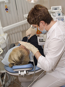 在口腔学家的内阁里综合口腔科治疗药品牙医诊所患者接待医生注射图片