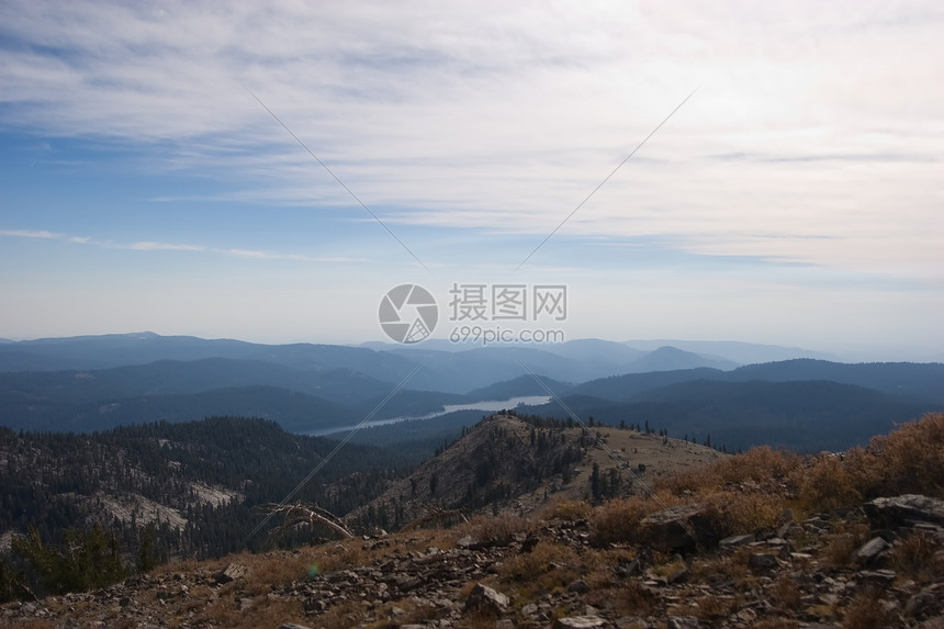 凯泽峰地平线荒野高度天空花岗岩顶峰国家草地全景岩石图片