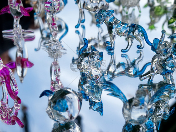 色彩多彩的美丽玻璃动物雕像辉煌纪念品艺术手工数字水晶玩具塑像器皿工艺图片
