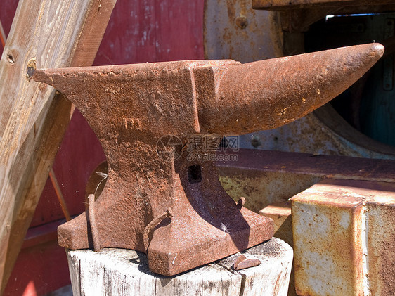 旧铁匠金工工业工艺艺术职业锤子金属铁工创造力古董图片