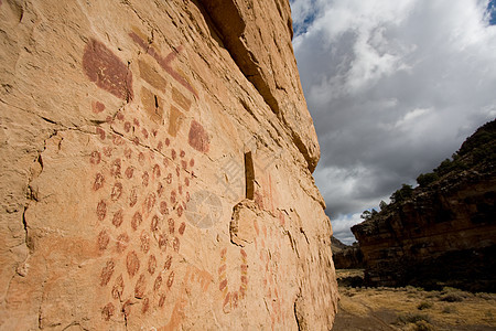 蛇群象形图评书岩画文化绘画原住民历史文明图片