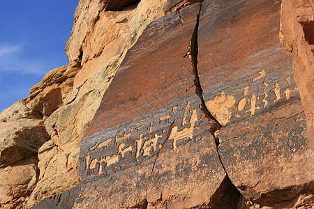 犹他南部的Petroglyphs涂鸦评书文明雕刻品文化原住民历史图片