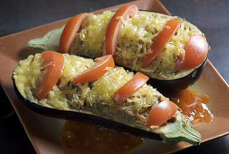 鸡蛋加茄草本植物猪肉地面蔬菜茄子辣椒胡椒铣削烹饪午餐图片